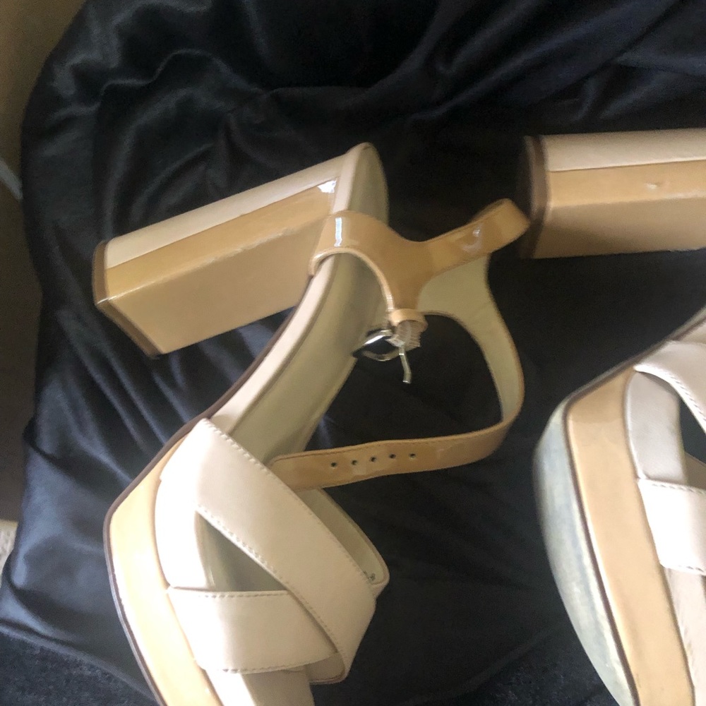 Sandals - Picture 2 of 3